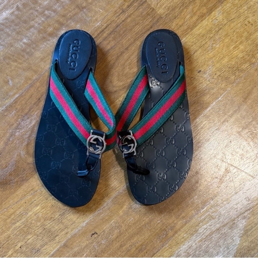 Gucci Black Flip-Flops thong sandal with Red and Green Straps